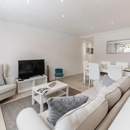 Calçada Do Pico I By An Island * Funchal (Madeira)