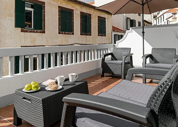 Calcada Do Pico I By An Island Apartment